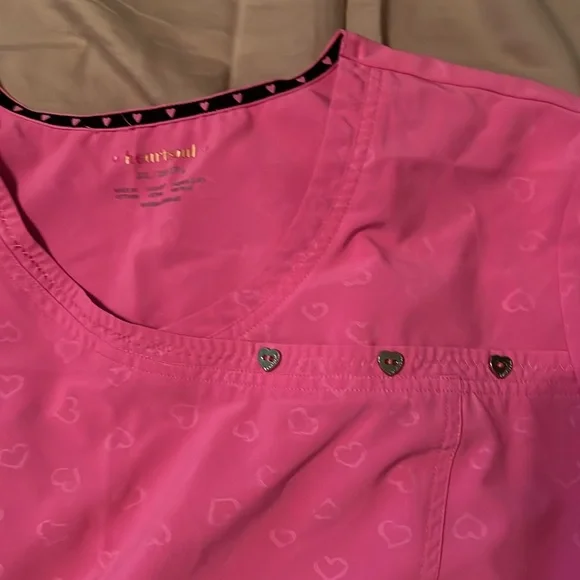Pink Heart Pattern Scrub Top - Picture 3 of 5